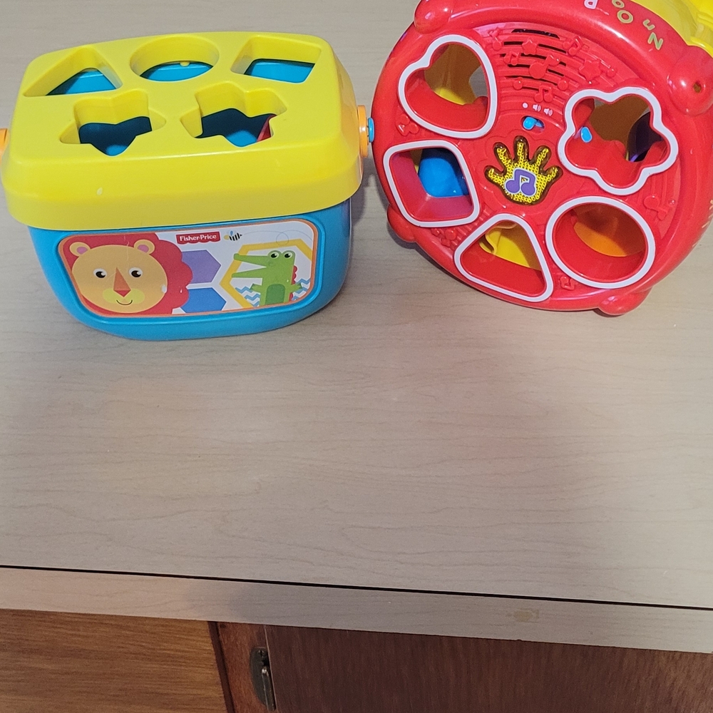 Fisher-Price Colorful Shape Sorter Set - Red, Yellow, Blue